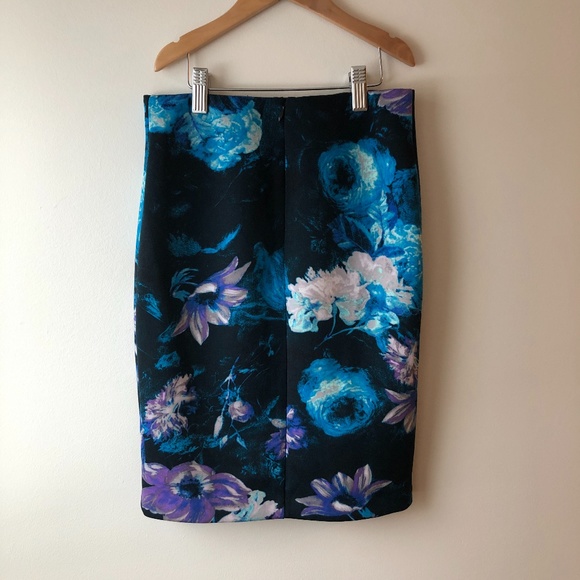 GUESS Chateau Floral Skirt Set NWOT - Picture 9 of 13